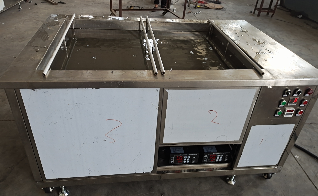 單槽噴絲板超聲波清洗機