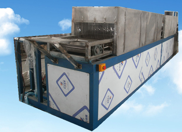 發(fā)動機(jī)氣門高壓噴淋清洗機(jī)設(shè)備側(cè)面